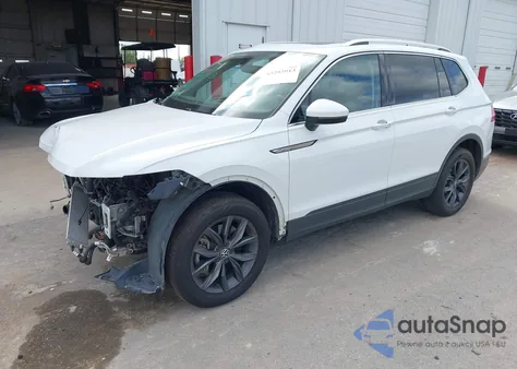 2022 Volkswagen Tiguan 2.0T Se из США, поврежденный, VIN 3VV2B7AX8NM034006